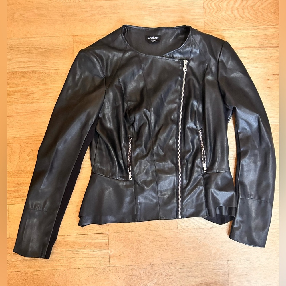BEBE FAUX LEATHER JACKET SIZE LARGE